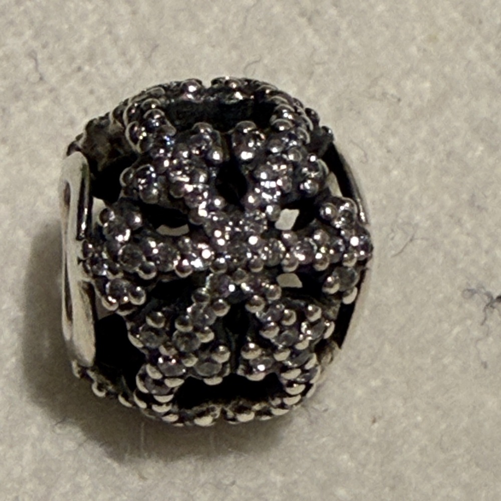 Pandora Limited Edition Black Friday 2013“ Let It Snow” Snowflake/Cubic Zirconia